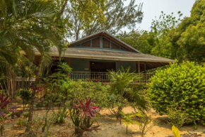 Tropical Breeze in Palmetto Bay